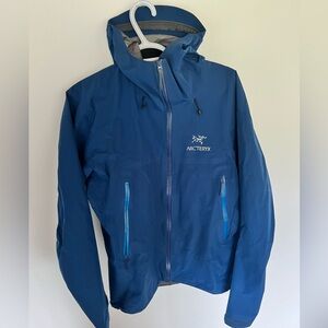 Arc’teryx Beta LT GoreTex Shell. Size M